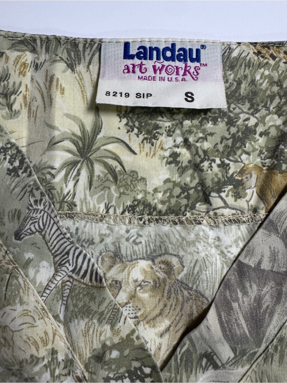 Vintage Landau Safari Animal Zoo Novelty Print Scrub Top Nurse Vet V Neck Small - Picture 4 of 4